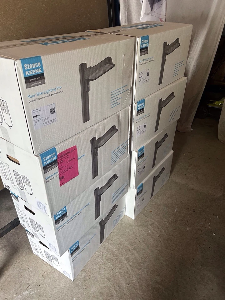 Stonco LytePro Area Light Model #LPA-A07-740-T5-UNV-MG Brand New - Image 2 of 3