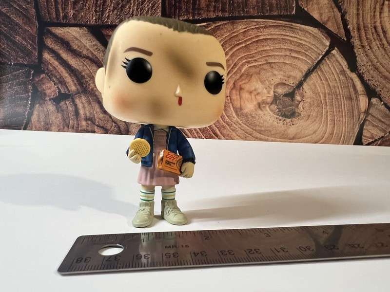 Funko Pop! Vinyl: Stranger Things - Eleven with Eggo - Walmart (Exclusive)