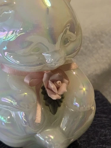 Fenton Glass Pearly Opalescent White Iridescent Teddy Bear Figurine Pink Rose