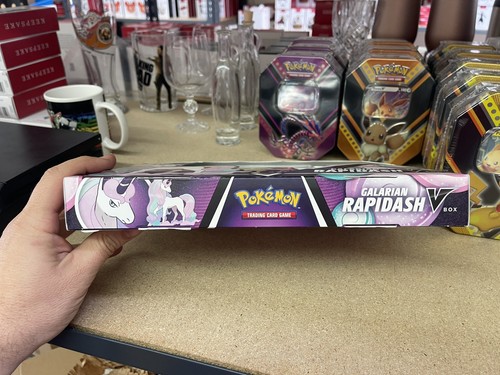 New Pokémon TCG: Galarian Rapidash V Box – Factory Sealed - Sword & Shield - Picture 6 of 7
