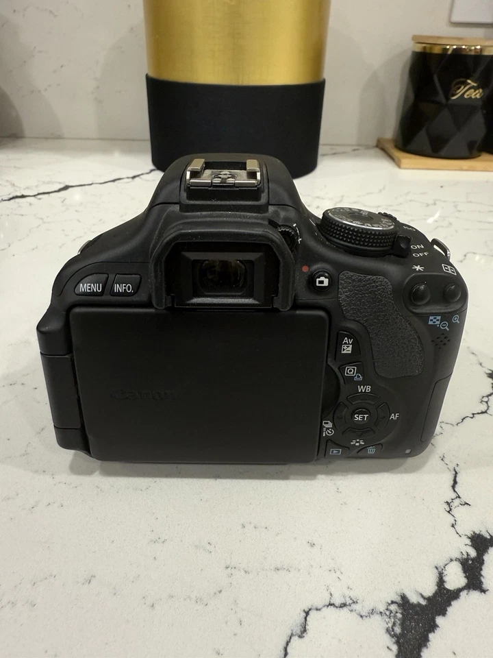 Cámara digital Canon EOS Rebel T3i 18,0 MP SLR DSLR con lente 18-55 mm ef-s Foto 4 de 4