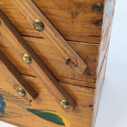 Vintage Wooden 3-Tier Accordion Sewing Box Handpainted Floral Notions Caddy - Picture 10 of 11