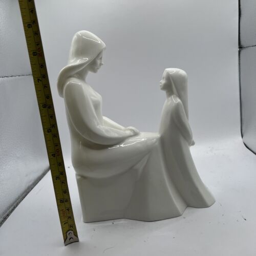 Royal Doulton Mother and Daughter White Images Figurine HN2841, 9" T, 6 1/2" W - Picture 3 of 4