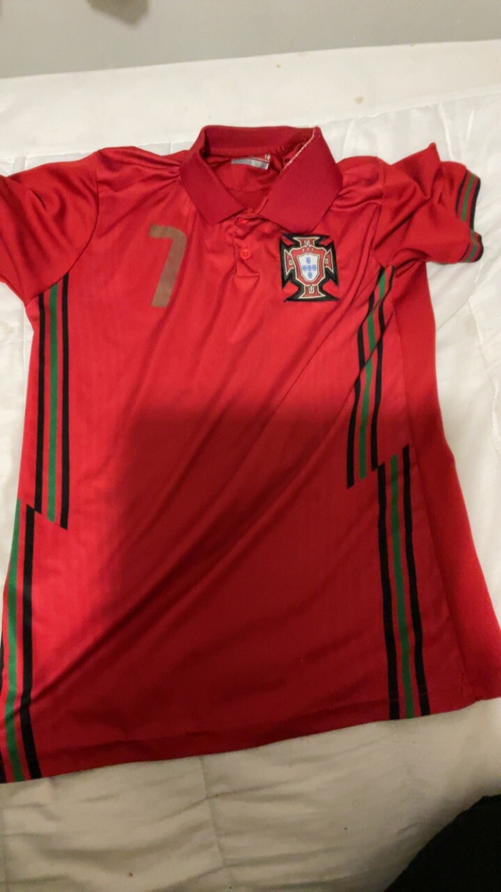 Boys Portugal ronaldo kit size small image 3