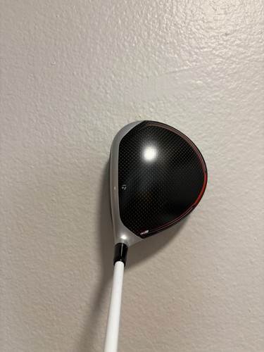 Taylormade M 5 Driver (10.5 Degrees) with Atmos Tour Spec 6x Fujikura Shaft - Picture 3 of 6