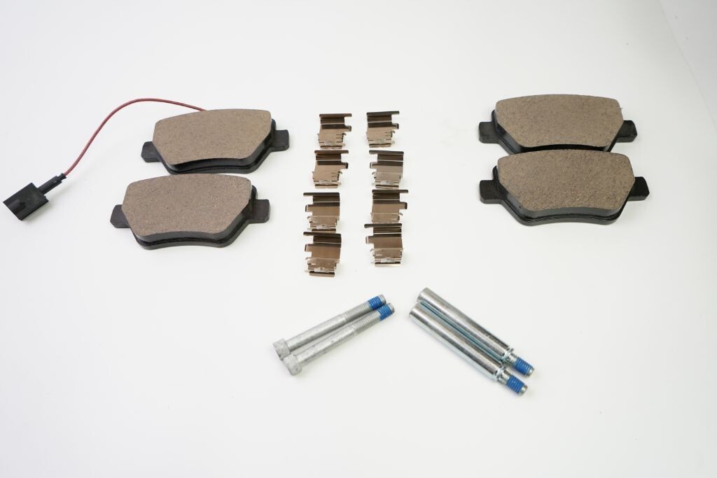 Maserati Ghibli Base brake pads rotors filter service kit 2014 2015 2016