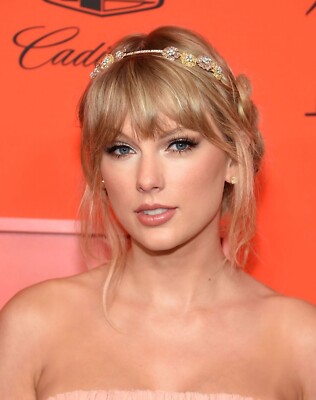 TAYLOR SWIFT  COLLECTABLE PHOTOGRAPHS 8.5x11 Luster  Reprint