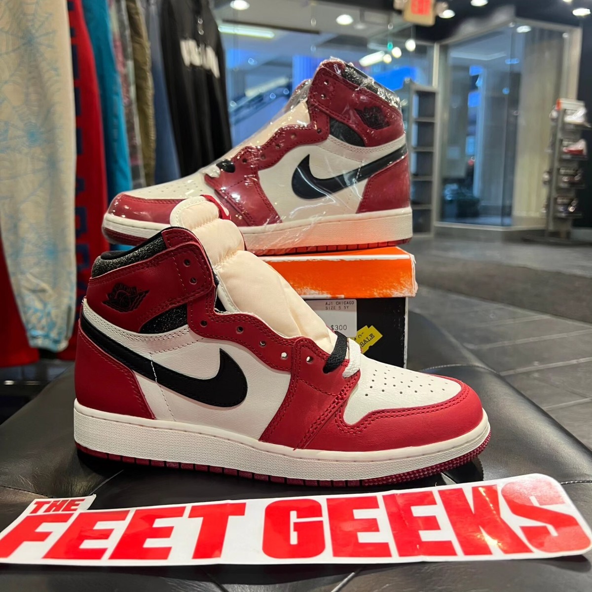 Air Jordan 1 High Og Chicago Lost And Found Size 5.5y Grade School
