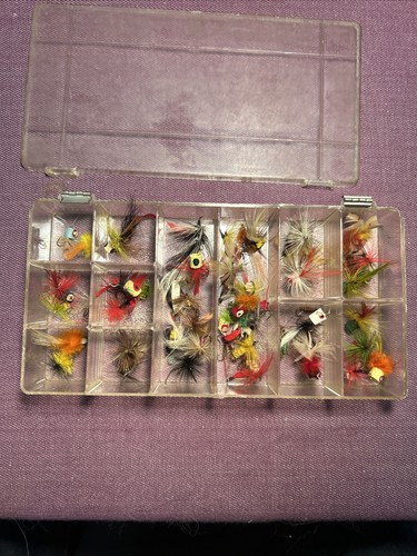Vtg 1950’s-60’s HUGE LOT 65pc of FLY FISHING FLIES LURES HOMEMADE HAND TIED - Picture 15 of 21