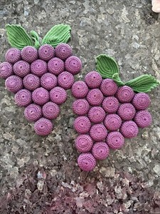 Set Of 2 VTG Homemade Grape Cluster Crocheted Bottle Cap Trivet Hot Pad Purple
