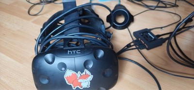 HTC Vive VR-Brille Komplettset   2 Controller + 2 Base Stations