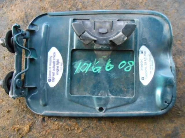 Puerta de llenado de combustible tapa de aleta de gas BMW 318i 1998 Foto 2 de 4