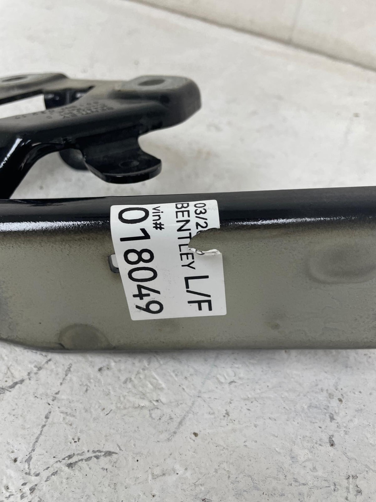 2016-2020 BENTLEY BENTAYGA RH LH FRONT HOOD HINGE SET PAIR BLACK SAPPHIRE (6905)