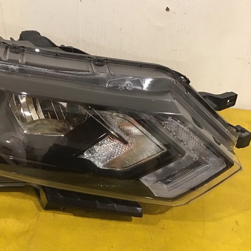 2017-2019 Nissan Rogue Sport Right Passenger Side Halogen W/LED DRL Headlight - Picture 4 of 19