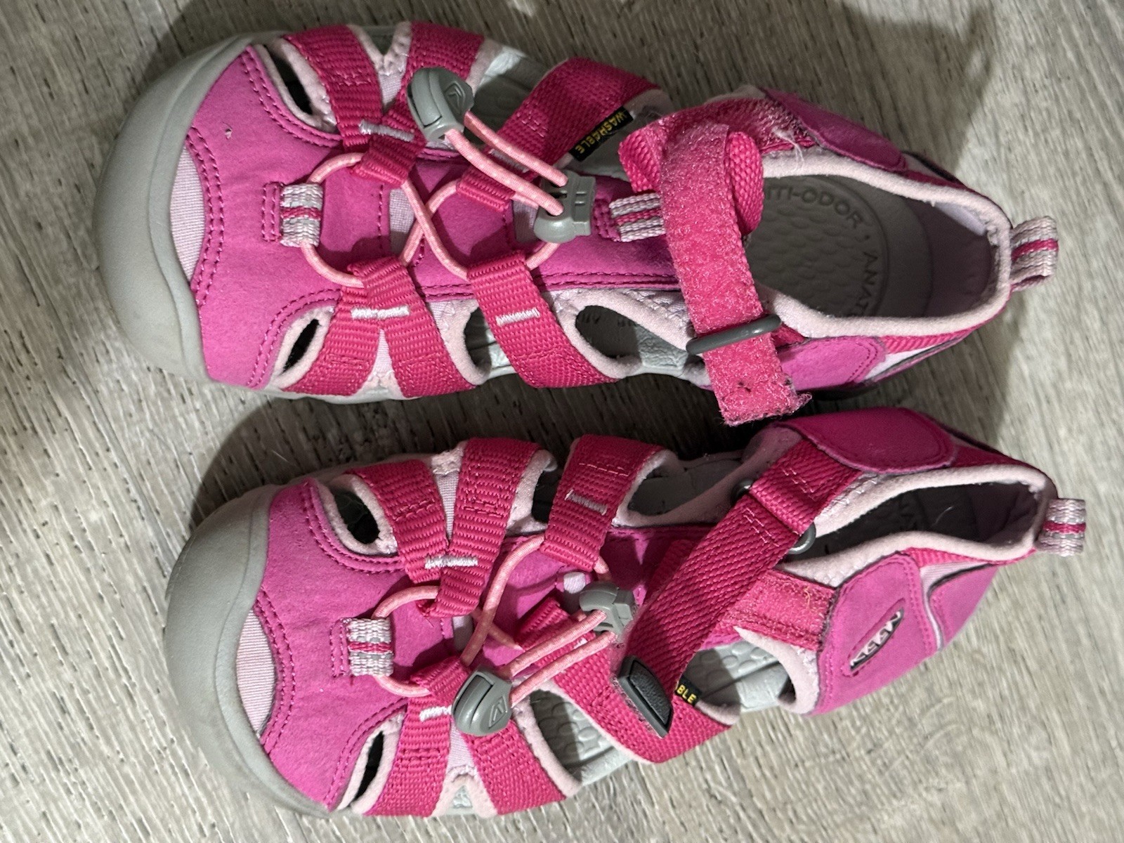 Keen Pink Big Kids Newport Youth taglia 1 colore molto bacca