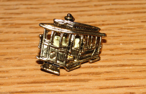 VINTAGE SAN FRANCISCO CABLE CAR SOUVENIR PIN, 2001 - Picture 2 of 3