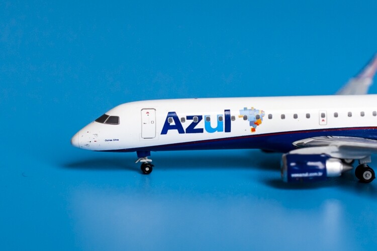 Gemini Jets 1 400 Azul Embraer Erj-195 AUK GJAZU1252 for