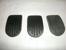 MGB PEDAL PAD SET/3 BRAKE,CLUTCH ACCELERATOR 1968-1976