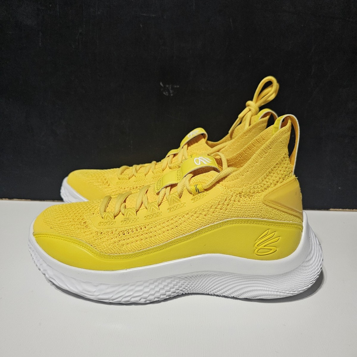 NEW Under Armour Curry Flow 8 Yellow Basketball Shoes Boys