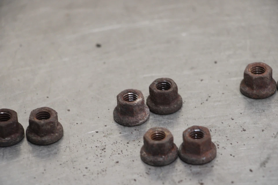 03-04 YAMAHA YZF R6 06-09 R6S Exhaust Bolts Nuts - Imagem 3 de 4