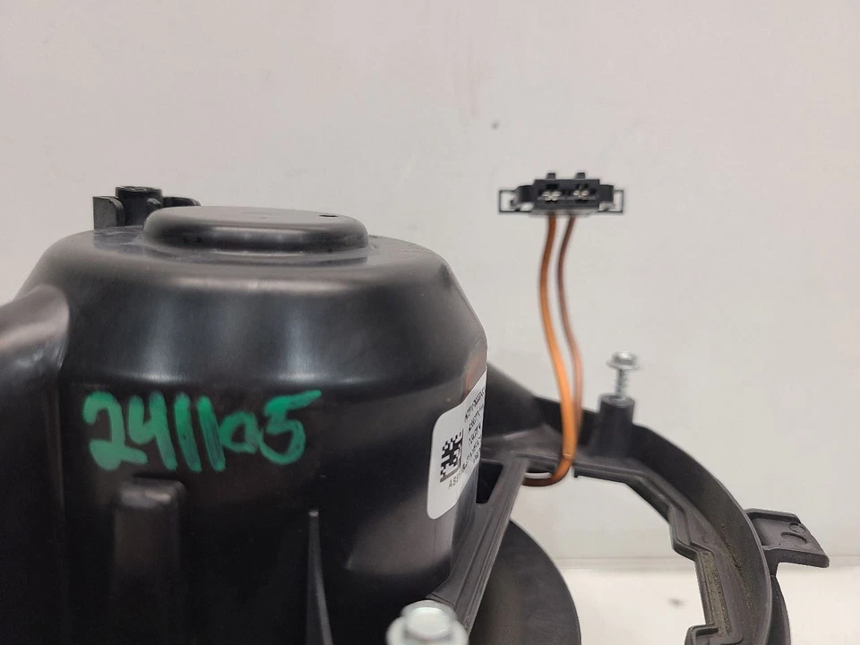 Volkswagen Passat 2013-22 motor soplador delantero - temperatura manual Foto 3 de 4