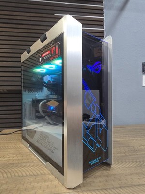 ASUS ROG Helios Gaming PC | Ryzen 7 7800X3D | RTX 5070 | 32GB DDR5 | 1TB SSD