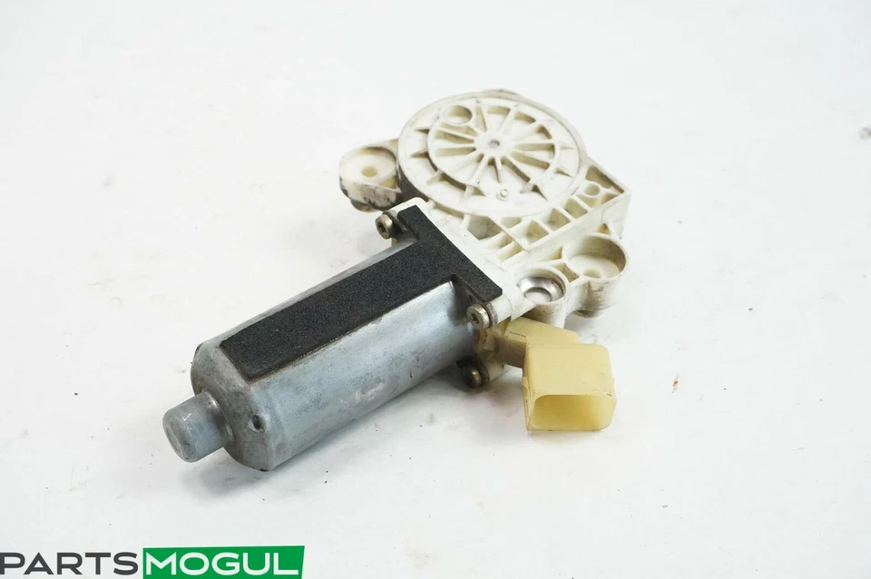 2005 MERCEDES-BENZ CLK320 REAR RIGHT PASSENGER SIDE QUARTER WINDOW MOTOR OEM - Image 3 of 4