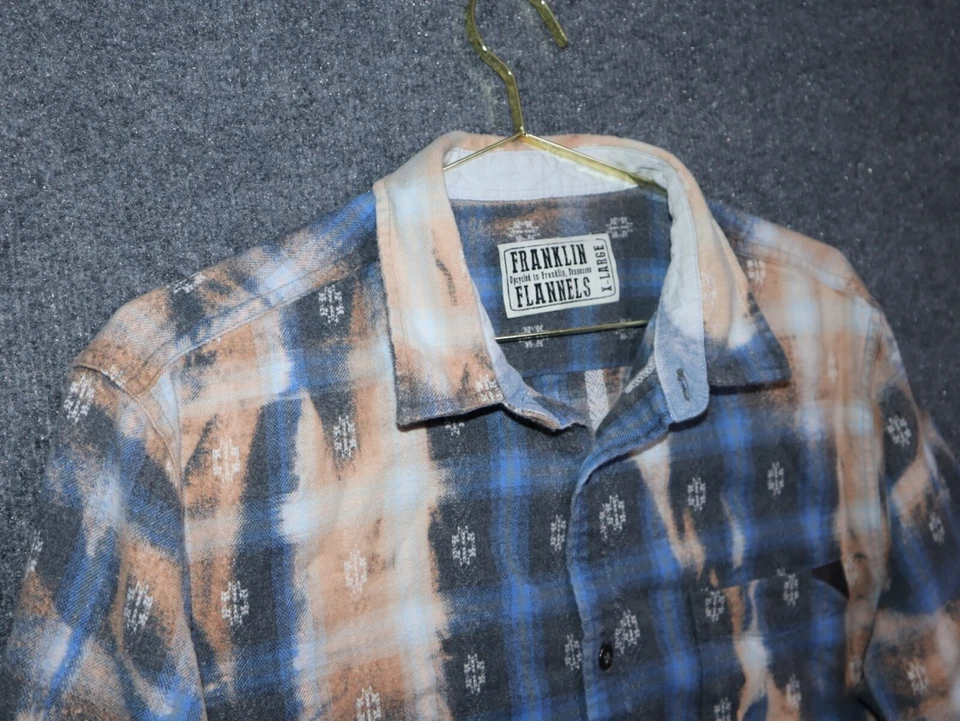 Camisa Franklin Flannels tamanho XL masculina azul desbotada xadrez alvejante LS vivida em upcycled - Imagem 2 de 4