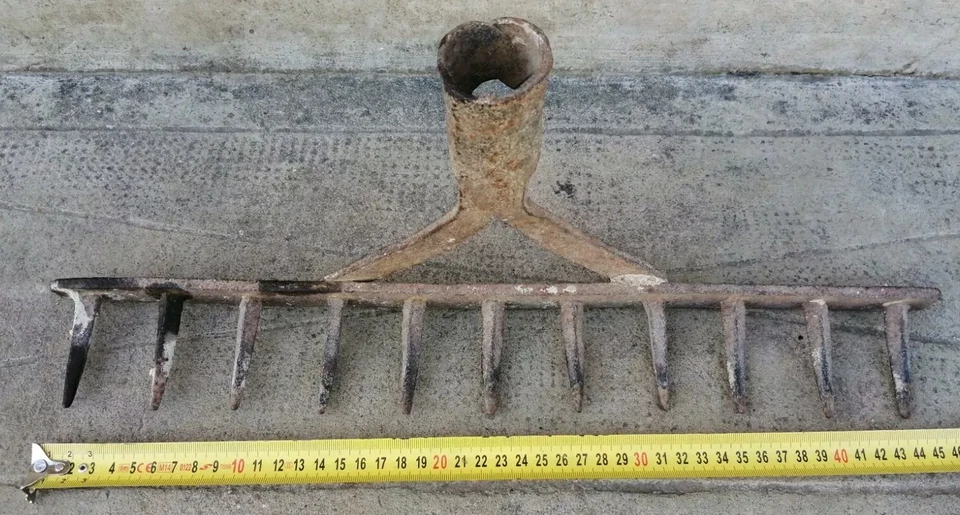 P6- OLD TOOL Outil ancien jardin rateau forgé 11 dents Art Populaire Jardinage - Photo 3/4