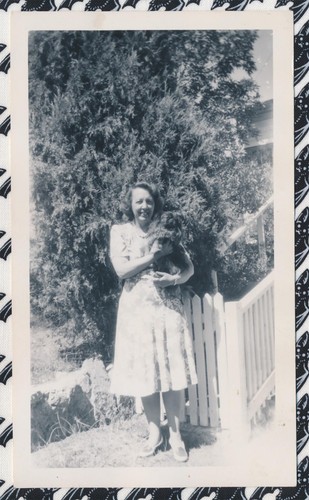 Vintage Photo ID'd Woman Dog Pekingese Writing Auntie Florence Hill JoJo 1940s - Picture 3 of 6