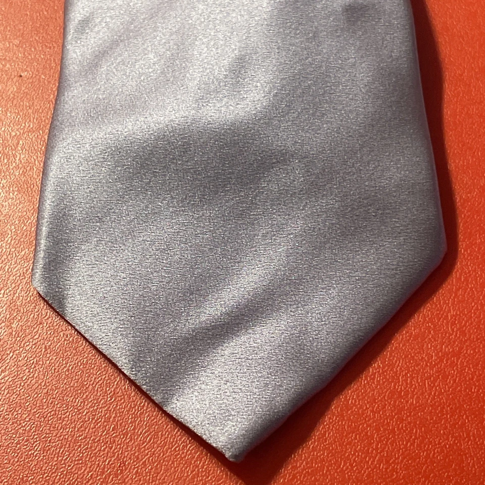 Corbata Brioni lustrosa lustrosa seda satinada usada en excelente estado hecha a mano en Italia Foto 3 de 4