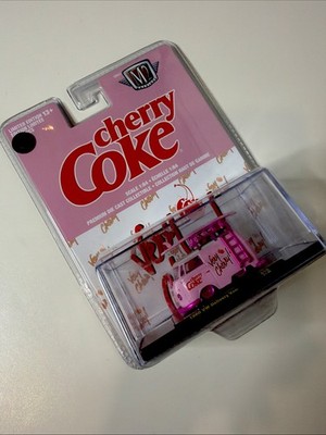 M2 Machines CHASE Cherry Coke 1960 VW Delivery Van 1/750 VERY