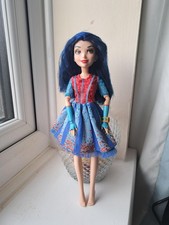 Disney Descendants 💙❤️ Evie Doll - Neon Lights Ball 