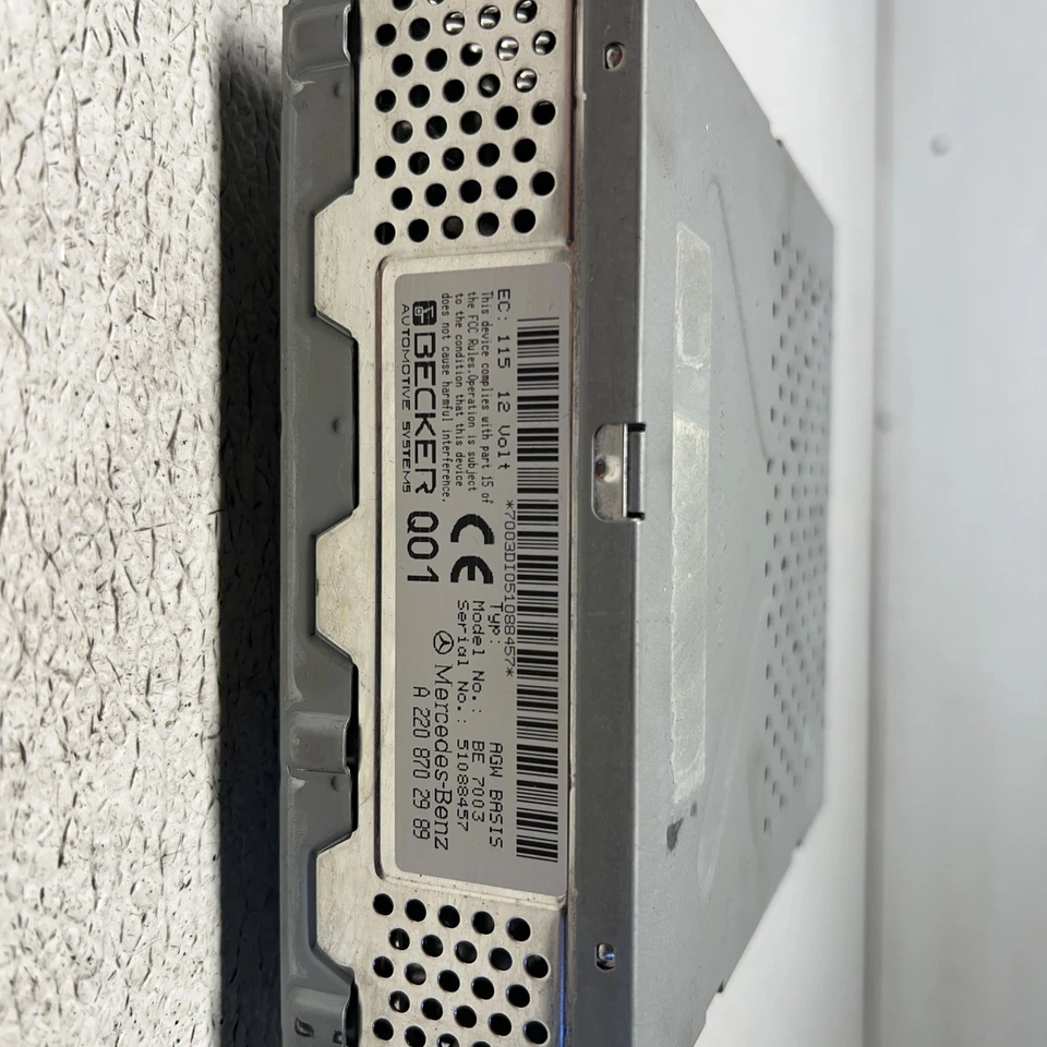 Оригинальный модуль аудиошлюза 03–06 Mercedes SL500 SL55 AMG A2208702989 - Изображение 2 из 4