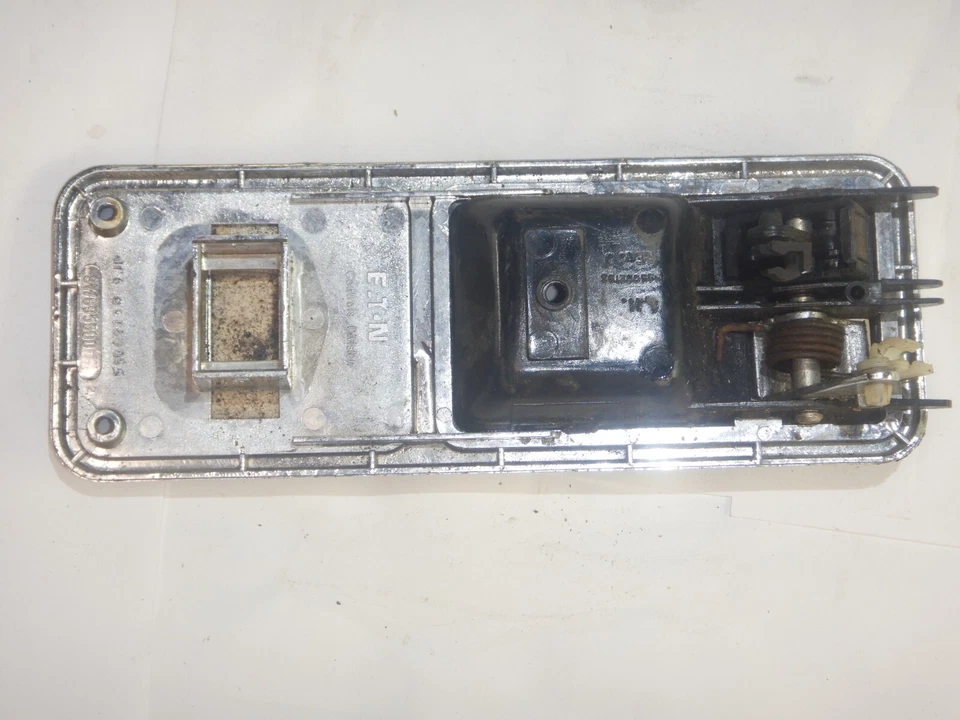 Jeep Cherokee XJ 84-96 Driver Front/Rear Interior Door Handle Latch Open  Chrome - Image 3 of 4