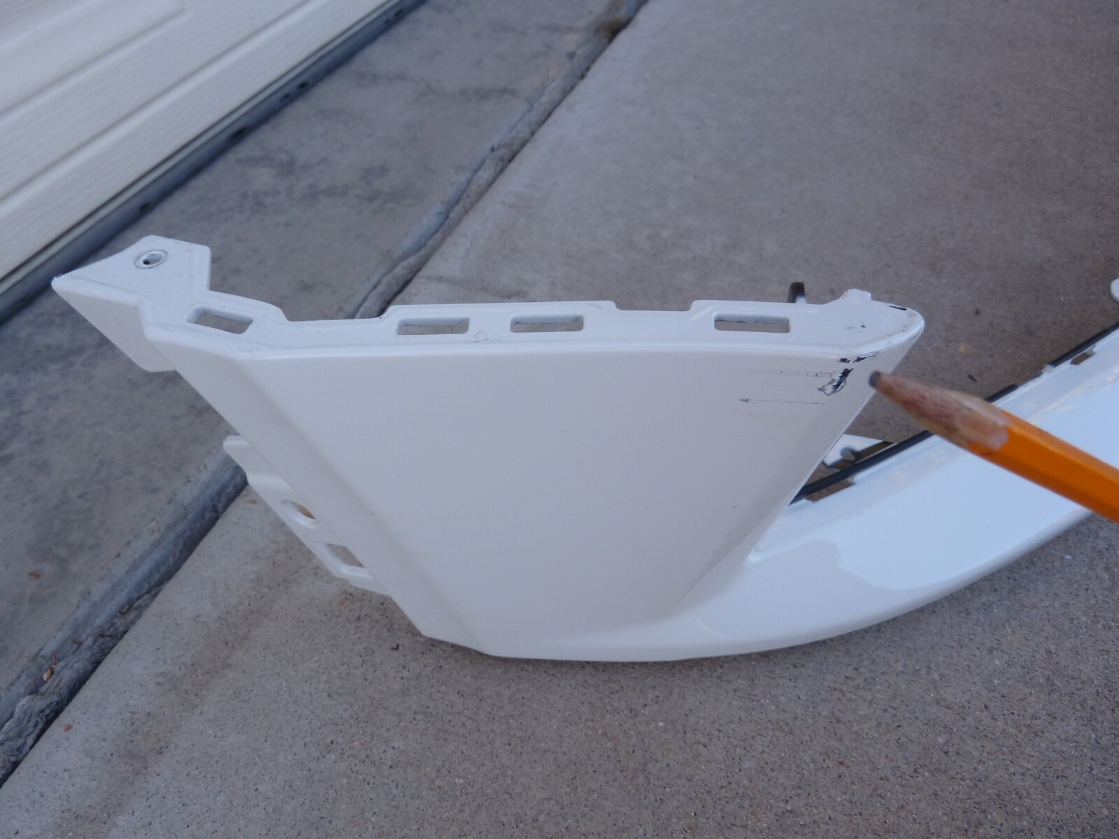 2016-2019 Bentley BENTAYGA FRONT UPPER BUMPER TOP SECTION OEM