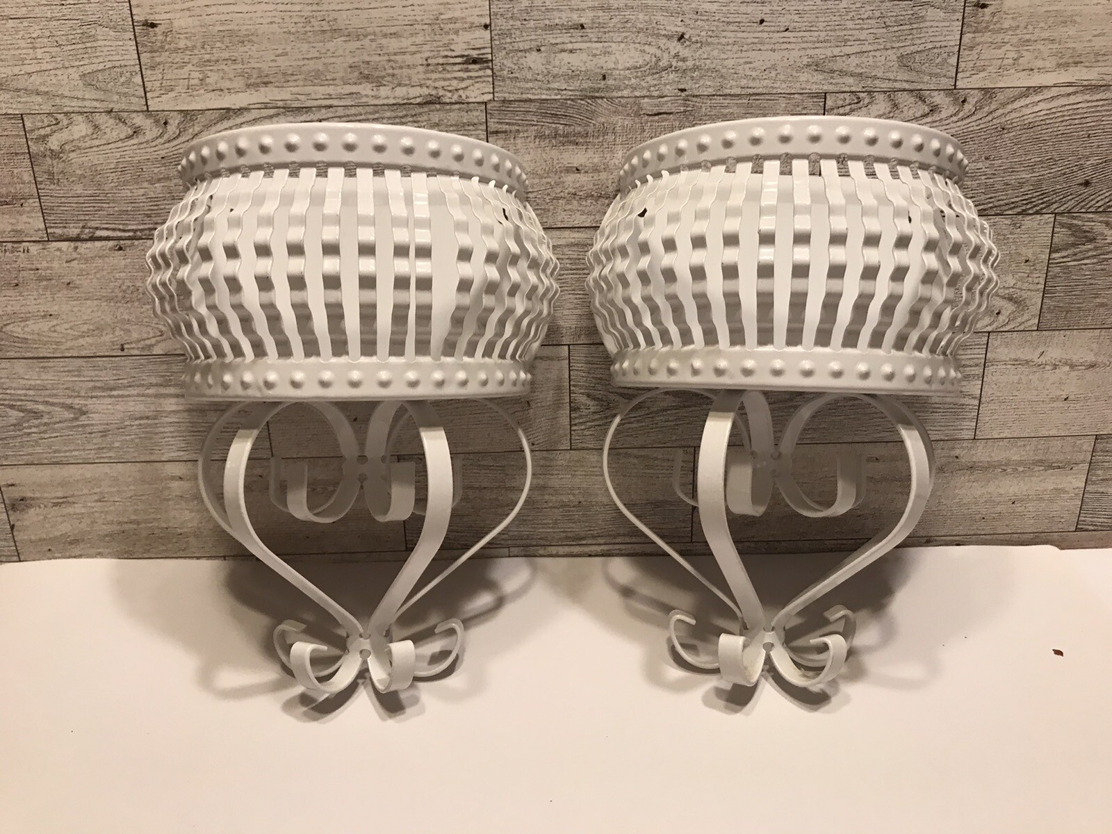 2 Vintage Homco Chic Shabby White Metal Wall Pocket Planter Sconces