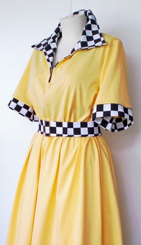 18/20 - 70's yellow cotton knit A-line dress, B&W contrast collar, cuffs belt - Picture 7 of 9