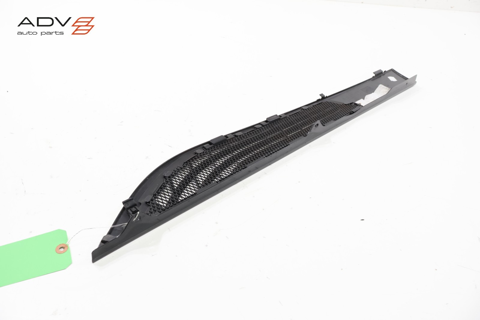 14-20 BMW i8 I12 COUPE REAR RIGHT SIDE QUARTER PANEL AIR VENT GRILLE MOLDING OEM