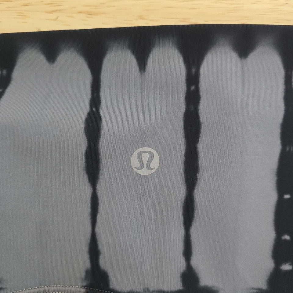 Pantalones Lululemon para mujer 6 negros blancos tie dye tiro alto longitud completa yoga leggings Foto 3 de 4