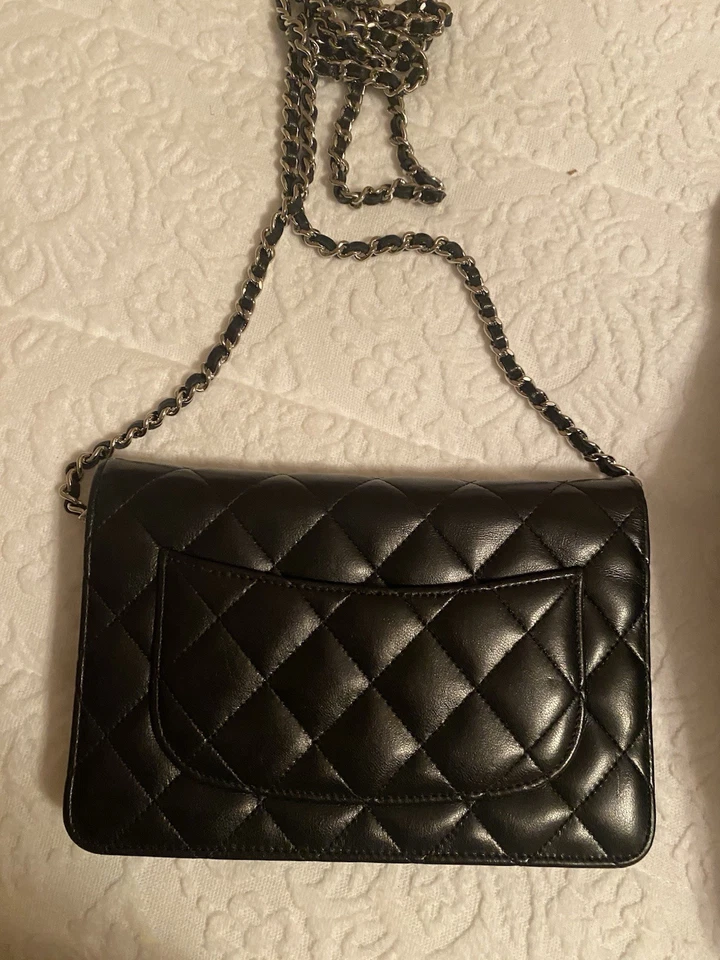 Bolso de hombro Chanel clásico negro con cadena piel de cordero Foto 2 de 4