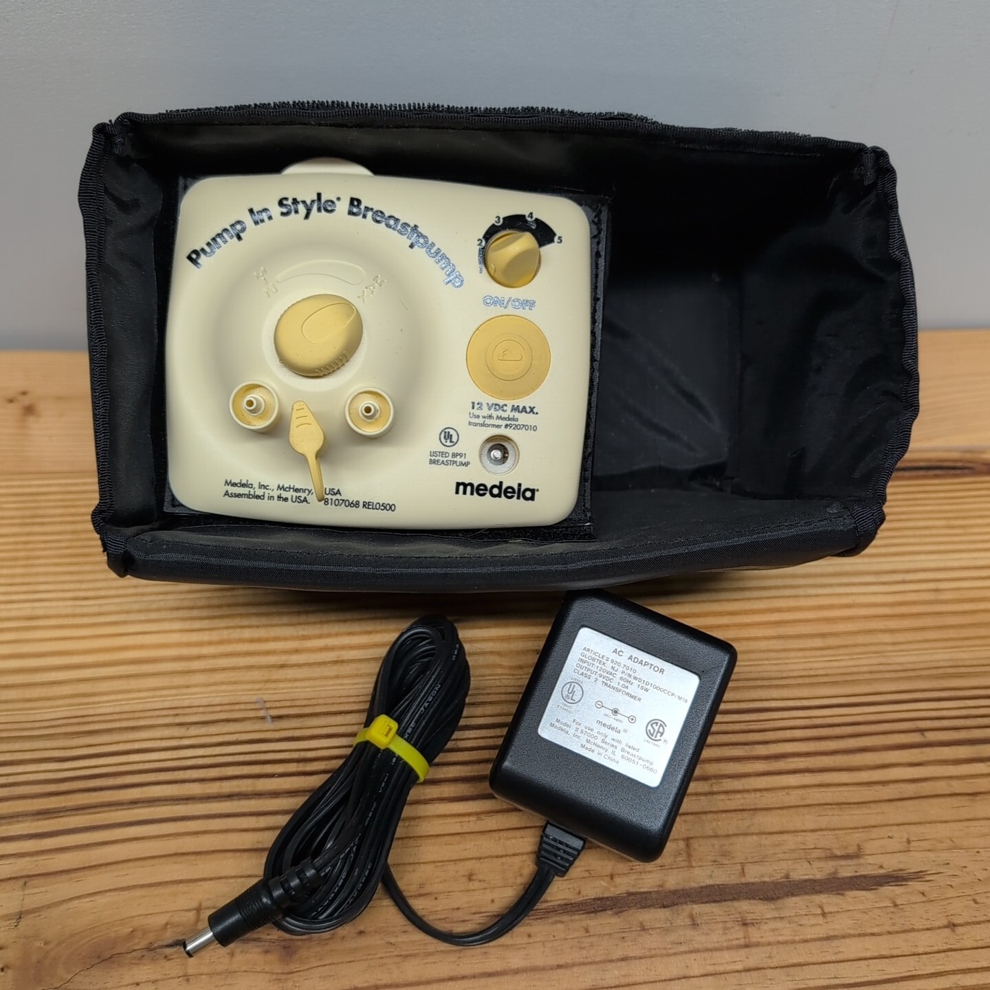 Medela Pump In Style Breast Pump with Genuine AC Adapter - Tested & Working-image