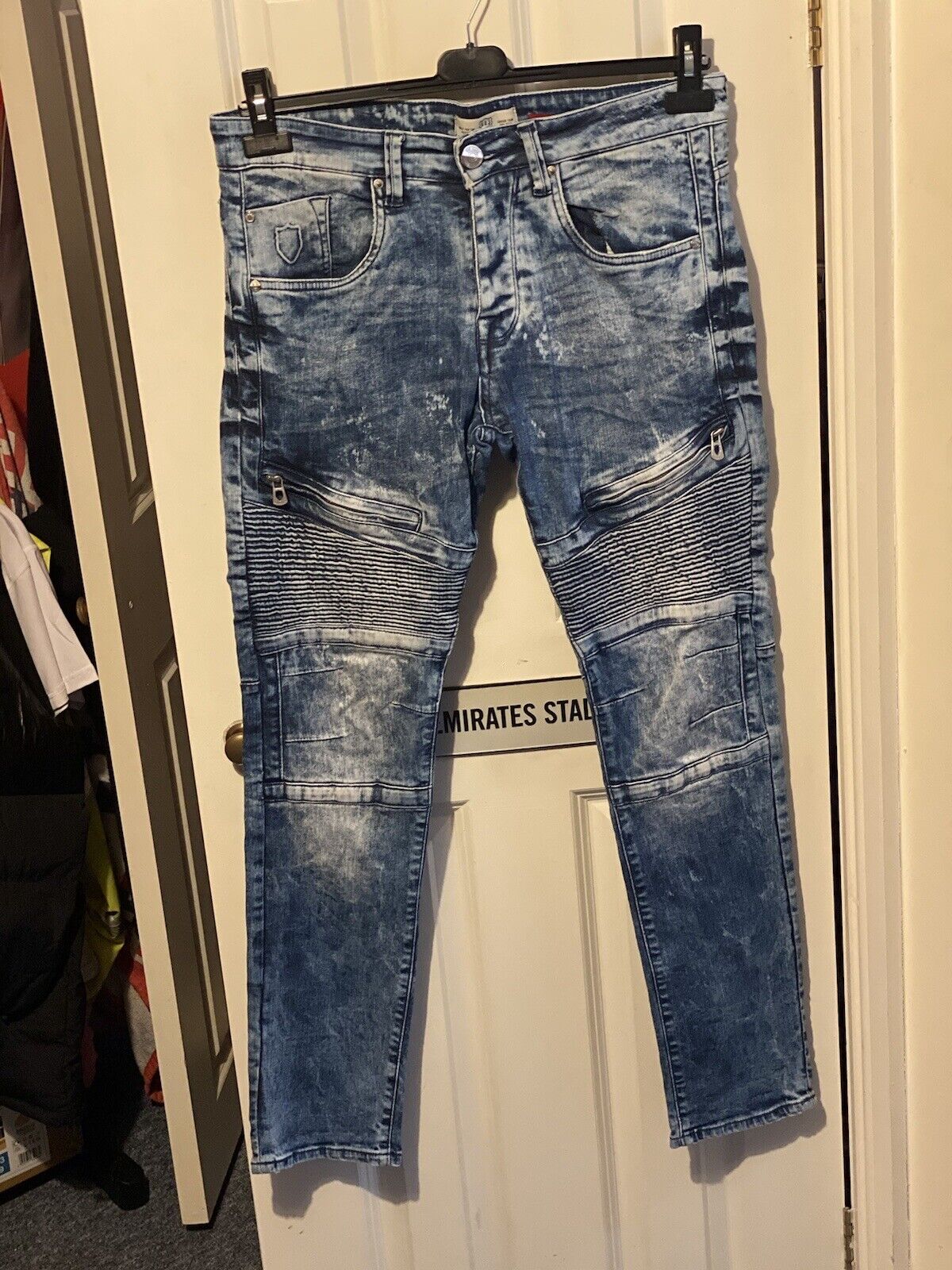 Picture 1 of 1