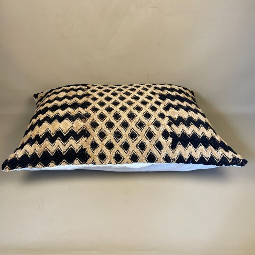 African Kuba Cloth Cushion Pillow Feather Filled 65x45cm Rectangle DR Of Congo - Picture 3 of 13
