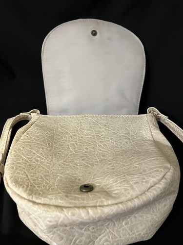 Big Buddha Cute Small BOHO Handbag Purse Faux Leather Etched-Out Floral Pattern - Picture 8 of 8