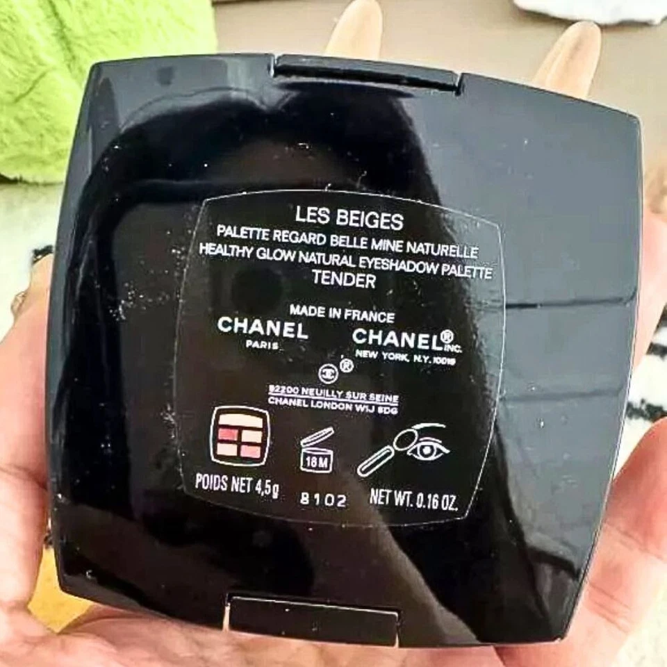 PALETA DE SOMBRAS DE OJOS CHANEL LES BEIGES BRILLO SALUDABLE TIERNO NATURAL 0,16 OZ Foto 4 de 4