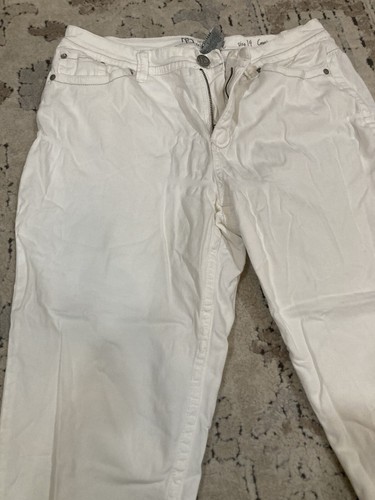 ND Weekend Women's solid white Mid-Rise Capri Denim Jeans Size 14 studded back - Picture 3 of 8