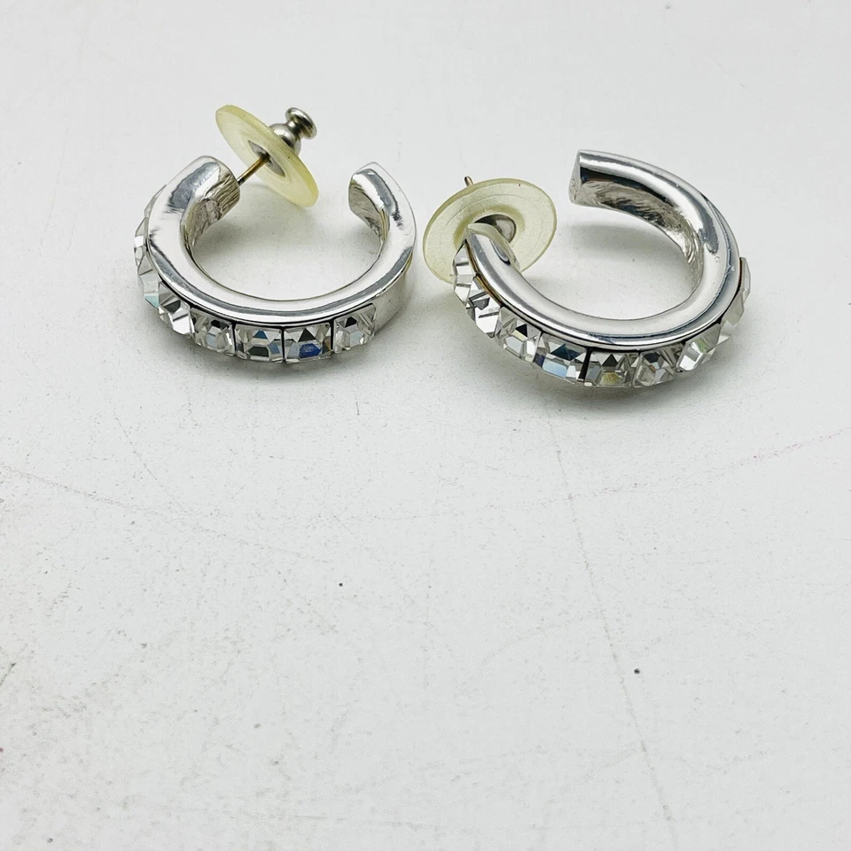 Pendientes tipo argolla vintage firmados por GIVENCHY tono plata cristal elegante diseñador años 90 Foto 2 de 4