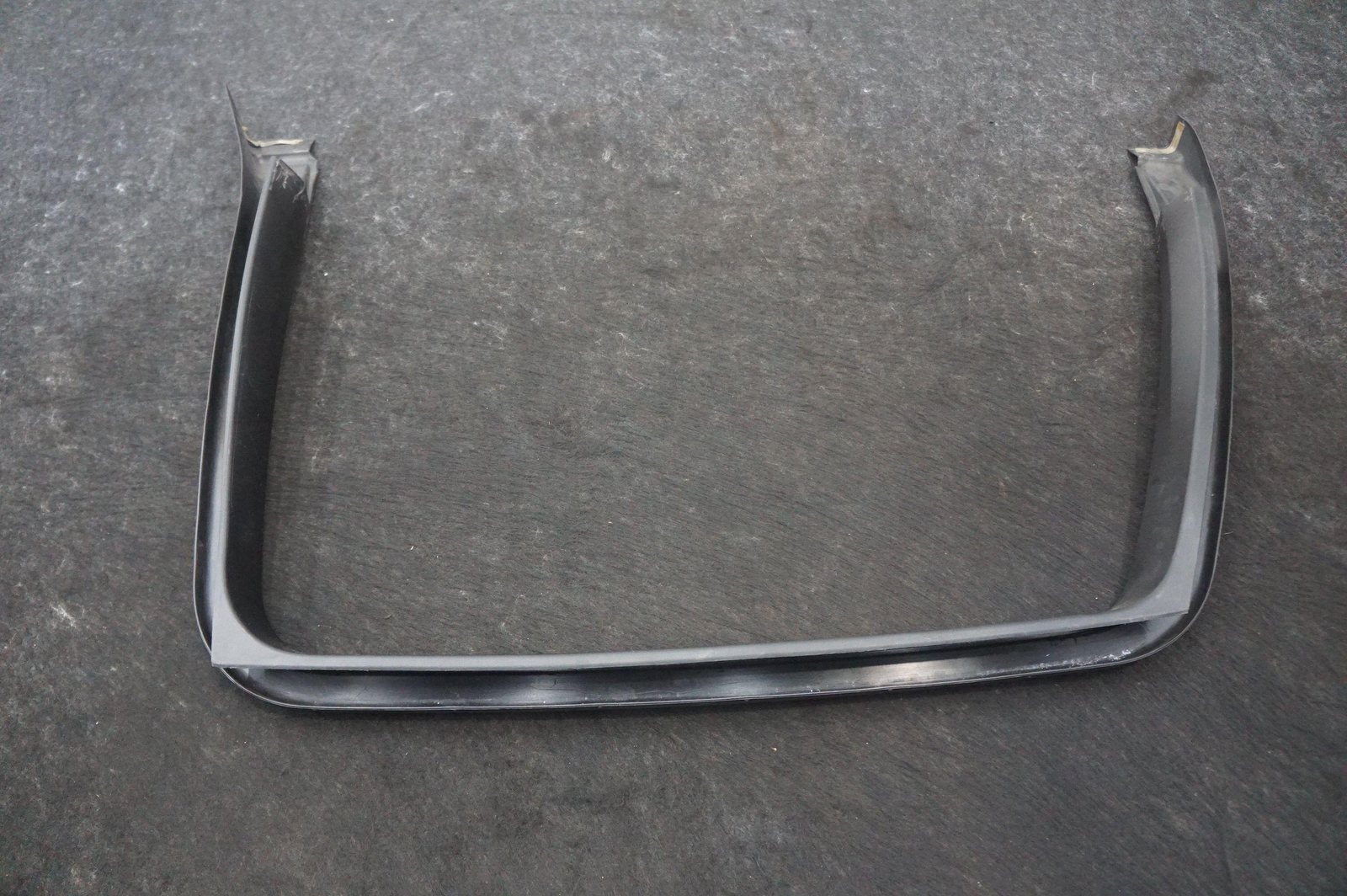 Rear Right Door Window Rubber Guide 51357200422 Rolls Royce Ghost Series I 09-14