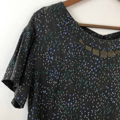 BCBGeneration Top Medium Gray Blouse Gold Bead Short Sleeve Career Dressy Blouse - Picture 3 of 6